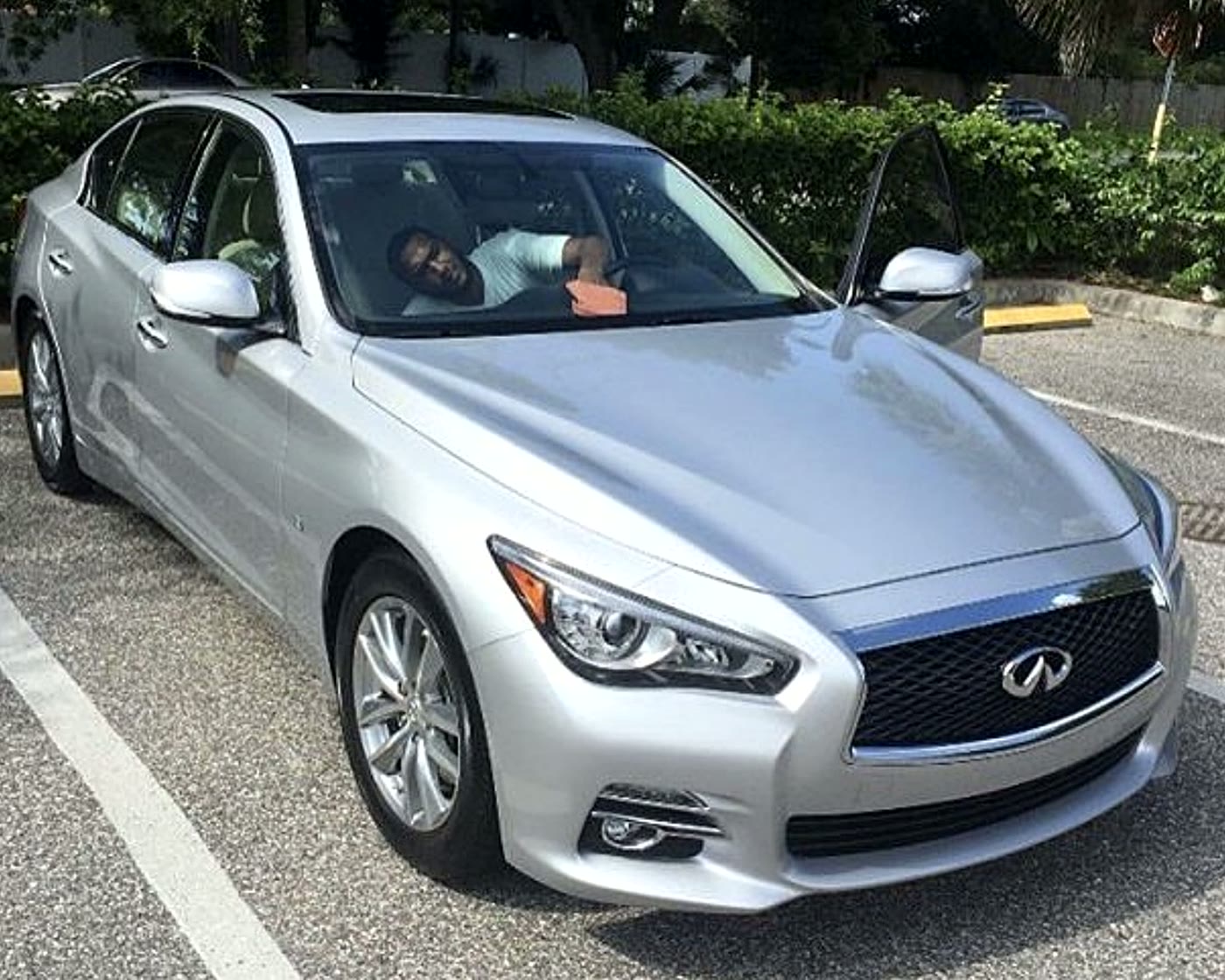 Infiniti Q50 exterior detail